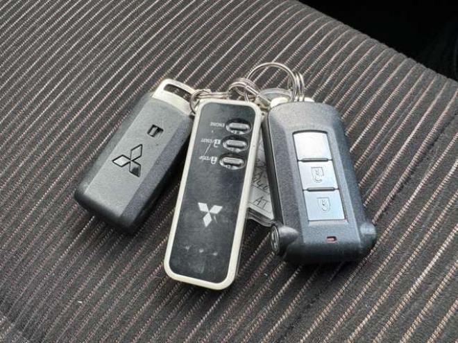 ekスペースカスタム T 4WD　ナビ　TV　Bカメラ　両側Pスライド 660