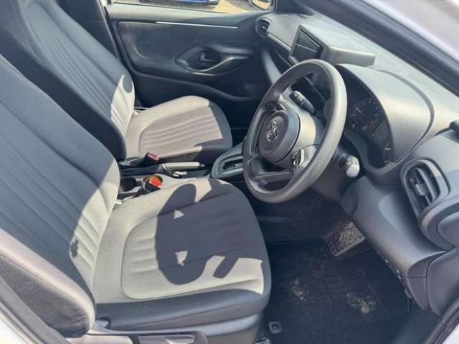 ヤリス1.5 X 4WD　Bluetooth　ナビ　Bカメラ　3年保証 1500