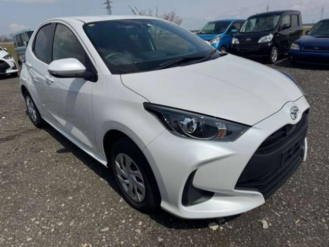 ヤリス1.5 X 4WD　Bluetooth　ナビ　Bカメラ　3年保証 1500