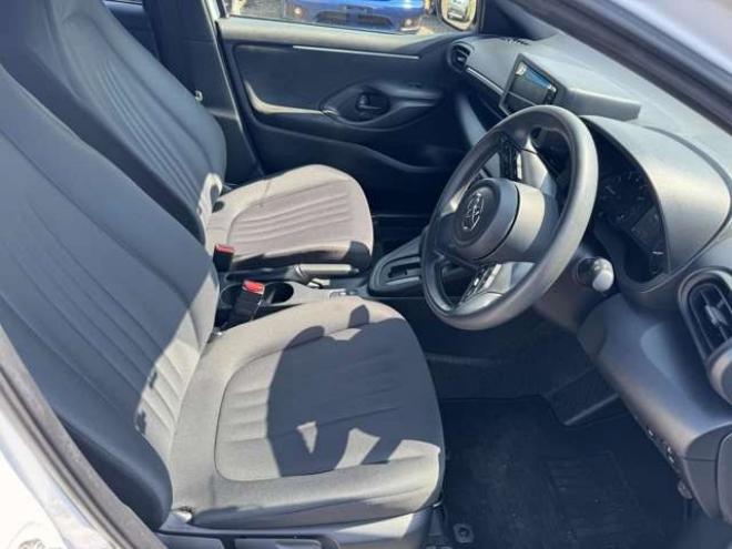 ヤリス1.5 X 4WD　Bluetooth　ナビ　Bカメラ　3年保証 1500