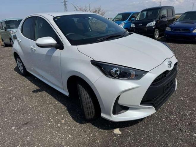 ヤリス1.5 X 4WD　Bluetooth　ナビ　Bカメラ　3年保証 1500