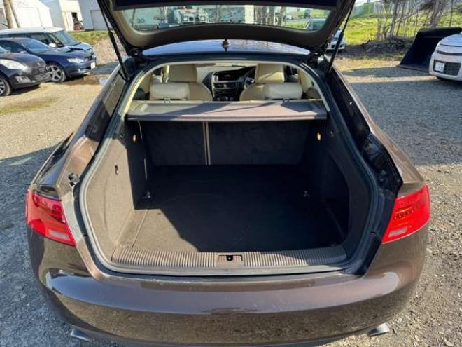 アウディA5スポーツバック 2.0 TFSI クワトロ 4WD　ナビ　TV　Bカメラ　Bluetooth　本革シート 正規輸入車 2000