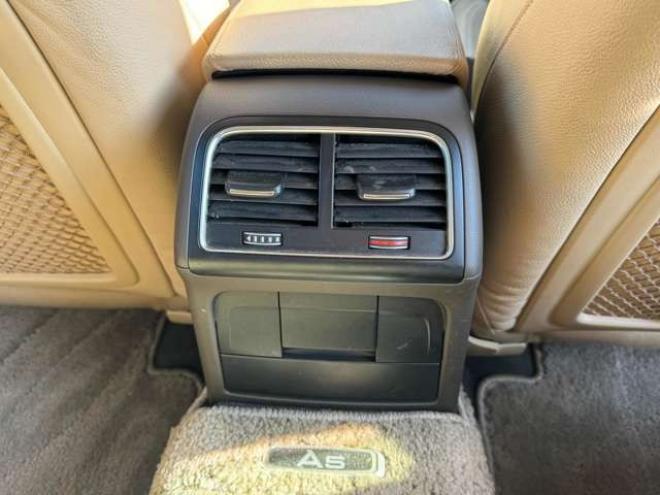 アウディA5スポーツバック 2.0 TFSI クワトロ 4WD　ナビ　TV　Bカメラ　Bluetooth　本革シート 正規輸入車 2000