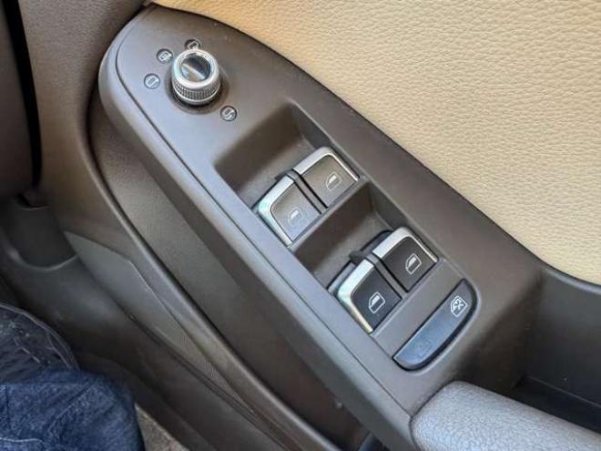 アウディA5スポーツバック 2.0 TFSI クワトロ 4WD　ナビ　TV　Bカメラ　Bluetooth　本革シート 正規輸入車 2000