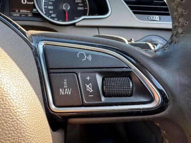 アウディA5スポーツバック 2.0 TFSI クワトロ 4WD　ナビ　TV　Bカメラ　Bluetooth　本革シート 正規輸入車 2000