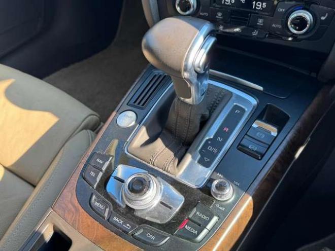 アウディA5スポーツバック 2.0 TFSI クワトロ 4WD　ナビ　TV　Bカメラ　Bluetooth　本革シート 正規輸入車 2000