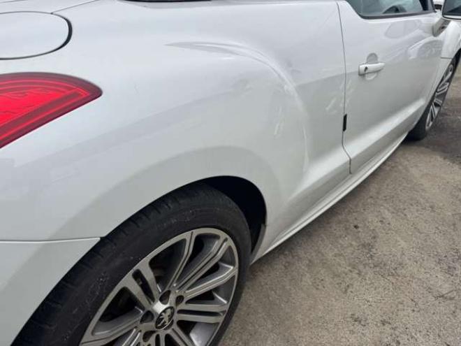 プジョーRCZ　1.6　本革　ナビ　TV　シートヒーター 正規輸入車 2WD 1600