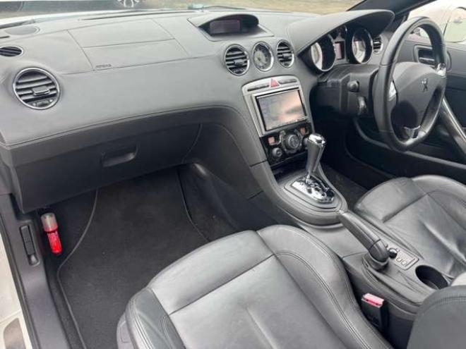 プジョーRCZ　1.6　本革　ナビ　TV　シートヒーター 正規輸入車 2WD 1600