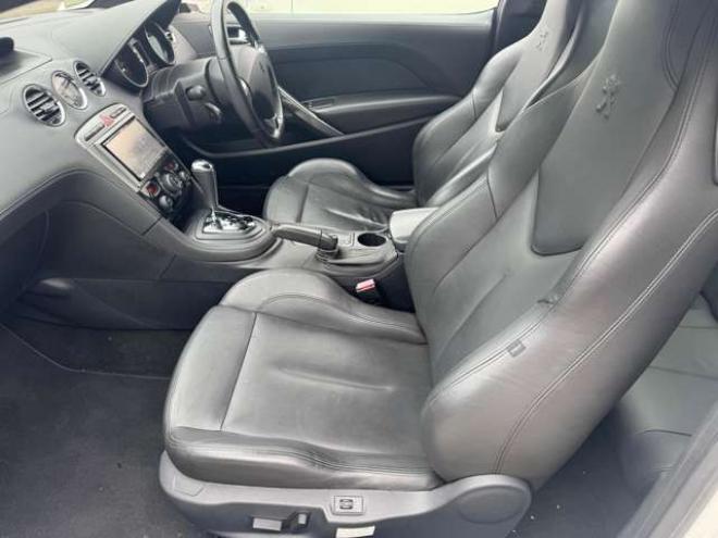 プジョーRCZ　1.6　本革　ナビ　TV　シートヒーター 正規輸入車 2WD 1600