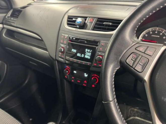 スイフト1.2 RS　5速　12ヶ月点検済 2WD 1200
