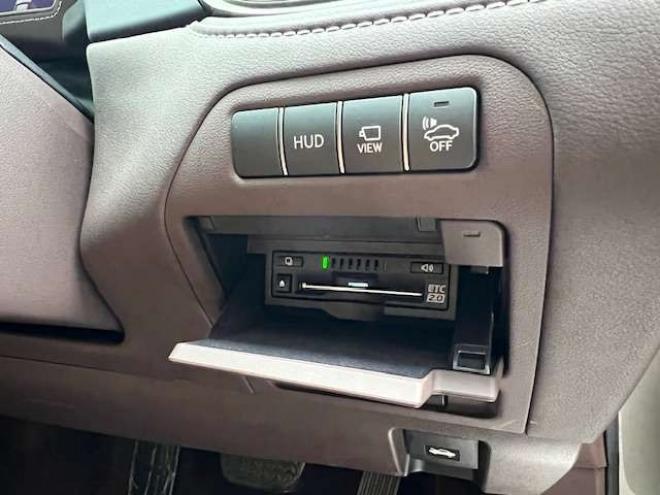 レクサスLS 500h バージョンL 4WD　ムーンルーフ・OP20AW・本州仕入車両 3500