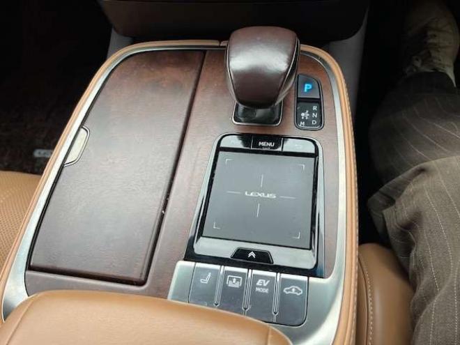 レクサスLS 500h バージョンL 4WD　ムーンルーフ・OP20AW・本州仕入車両 3500