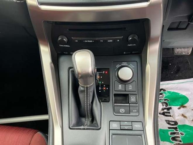 レクサスNX 200t 4WD　 2000