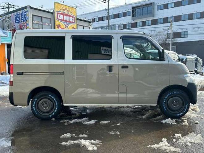 タウンエースバン1.5 GL 4WD　キャンピング仕様/オリジナル全塗装/外ナビ 1500