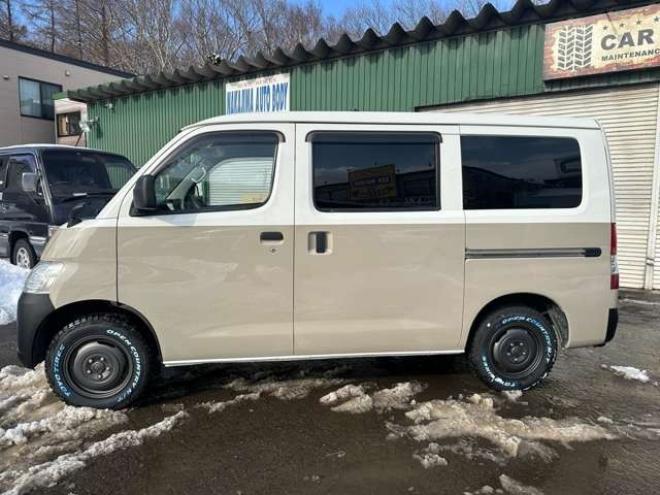タウンエースバン1.5 GL 4WD　キャンピング仕様/オリジナル全塗装/外ナビ 1500