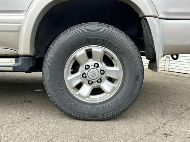 ハイラックスサーフ3.0 SSR-X ワイドボディ アクティブパッケージ装着車III ディーゼルターボ 4WD　サンルーフ/サイドステップ/純正アルミ 3000