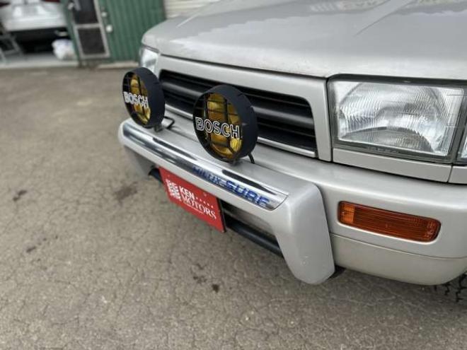 ハイラックスサーフ3.0 SSR-X ワイドボディ アクティブパッケージ装着車III ディーゼルターボ 4WD　サンルーフ/サイドステップ/純正アルミ 3000