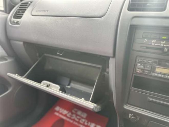 ハイラックスサーフ3.0 SSR-X ワイドボディ アクティブパッケージ装着車III ディーゼルターボ 4WD　サンルーフ/サイドステップ/純正アルミ 3000