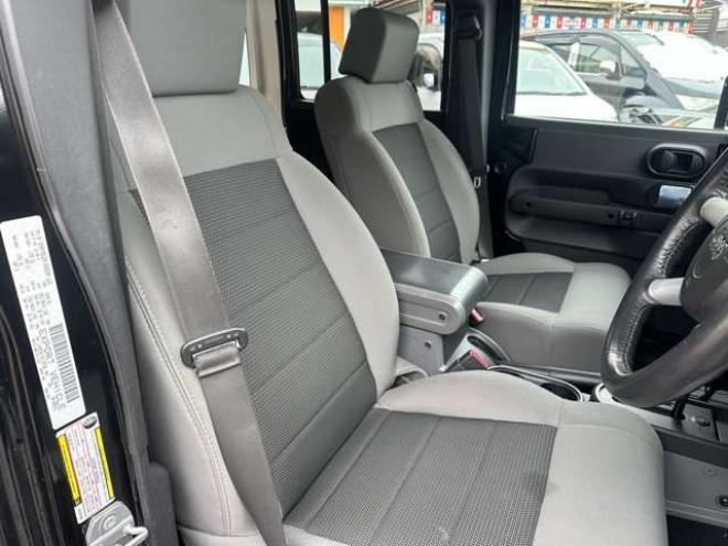 ラングラーアンリミテッド サハラ 4WD　社外AW/ABS/キーレス/ディーラー車/PS/PW 正規輸入車 3800