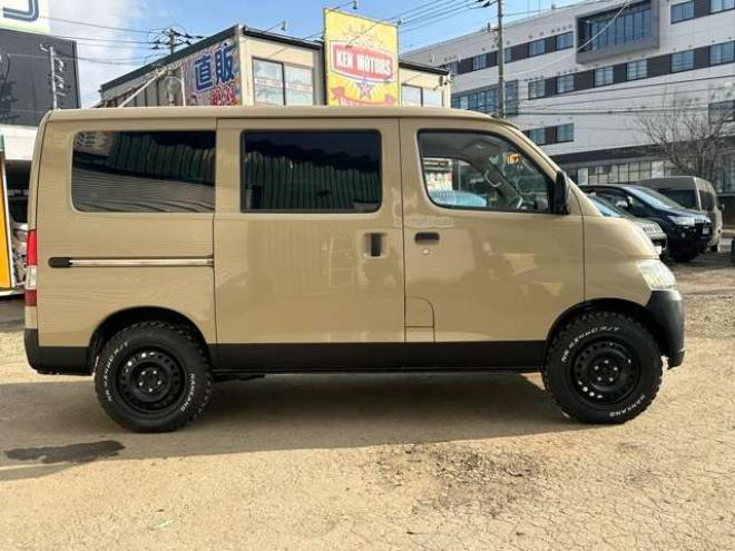 タウンエースバン1.5 GL 4WD　全塗装済/社外ナビ/Bカメラ/ETC/リフトUP 1500