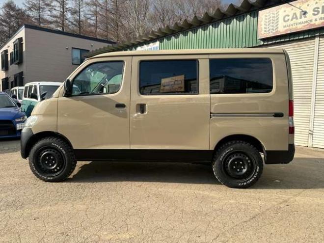 タウンエースバン1.5 GL 4WD　全塗装済/社外ナビ/Bカメラ/ETC/リフトUP 1500
