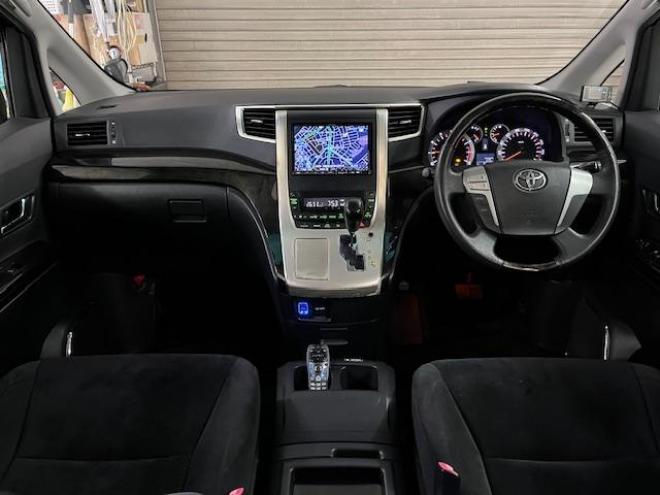 アルファード２４０Ｓ　プライムセレクションⅡ　タイプゴールド　本州仕入　ワンオーナー　禁煙車　ＷＡＫＯＳバリアスコーティング済　純正１８インチＡＷ　社外１６ＡＷ＋スタッドレスタイヤ付　両側パワースライドドア　パワーバックドア　アルパインＨＤＤナビ（フルセグ地デジ　ＤＶＤ再生　ミュージックサーバー）＋バックカメラ　アルパイン製リアフリップダウンモニター　前後コーナーセンサー　横滑り防止装置　ＨＩＤ　ＥＴＣ 　タイミングチェーン 4WD 2400 5Dr