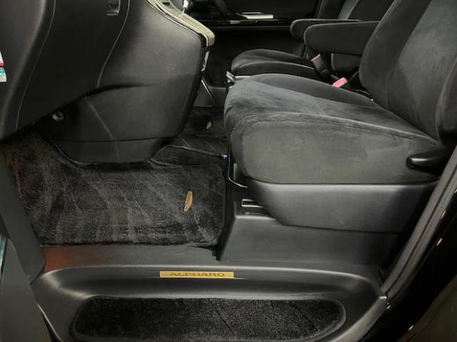 アルファード２４０Ｓ　プライムセレクションⅡ　タイプゴールド　本州仕入　ワンオーナー　禁煙車　ＷＡＫＯＳバリアスコーティング済　純正１８インチＡＷ　社外１６ＡＷ＋スタッドレスタイヤ付　両側パワースライドドア　パワーバックドア　アルパインＨＤＤナビ（フルセグ地デジ　ＤＶＤ再生　ミュージックサーバー）＋バックカメラ　アルパイン製リアフリップダウンモニター　前後コーナーセンサー　横滑り防止装置　ＨＩＤ　ＥＴＣ 　タイミングチェーン 4WD 2400 5Dr