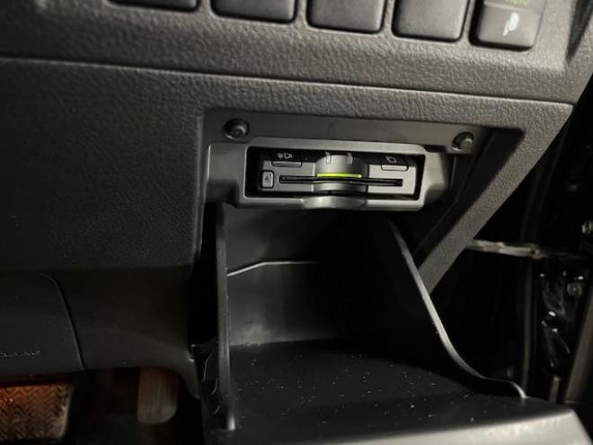 アルファード２４０Ｓ　プライムセレクションⅡ　タイプゴールド　本州仕入　ワンオーナー　禁煙車　ＷＡＫＯＳバリアスコーティング済　純正１８インチＡＷ　社外１６ＡＷ＋スタッドレスタイヤ付　両側パワースライドドア　パワーバックドア　アルパインＨＤＤナビ（フルセグ地デジ　ＤＶＤ再生　ミュージックサーバー）＋バックカメラ　アルパイン製リアフリップダウンモニター　前後コーナーセンサー　横滑り防止装置　ＨＩＤ　ＥＴＣ 　タイミングチェーン 4WD 2400 5Dr