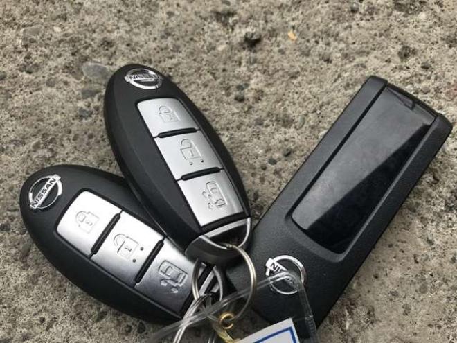 セレナ2.0 20S Vセレクション 4WD　Pドア　1オーナー　スマートキー　寒冷地 2000
