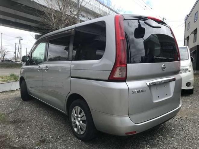 セレナ2.0 20S アンシャンテ セカンドスライドアップシート 4WD　福祉車　セカンドシート電動 2000