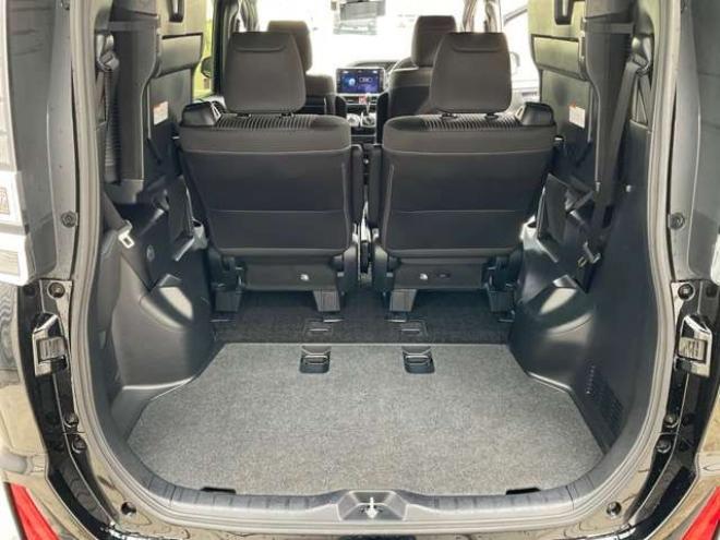 ヴォクシー2.0 ZS 煌 4WD　後期型　社外11インチナビTV　バックカメラ 2000