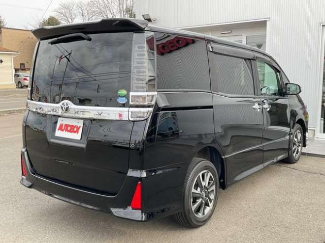 ヴォクシー2.0 ZS 煌 4WD　後期型　社外11インチナビTV　バックカメラ 2000