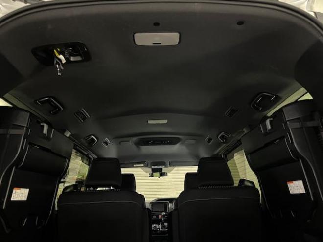 ヴォクシーＺＳキラメキ　ワンオーナー　寒冷地仕様　禁煙車　ＷＡＫＯＳバリアスコーティング済　純正１６インチＡＷ　社外１５ＡＷ＋スタッドレスタイヤ付　両側パワースライドドア　純正ナビ（フルセグ地デジ＋ＤＶＤ再生＋Ｂｌｕｅｔｏｏｔｈオーディオ）＋バックカメラ　プリクラッシュセーフティ　車線逸脱警報　ＬＥＤヘッドライト　フロントガラス熱線　純正エンジンスターター　アイドリングストップ　ＥＴＣ　７人乗りキャプテンシート 4WD 2000 5Dr