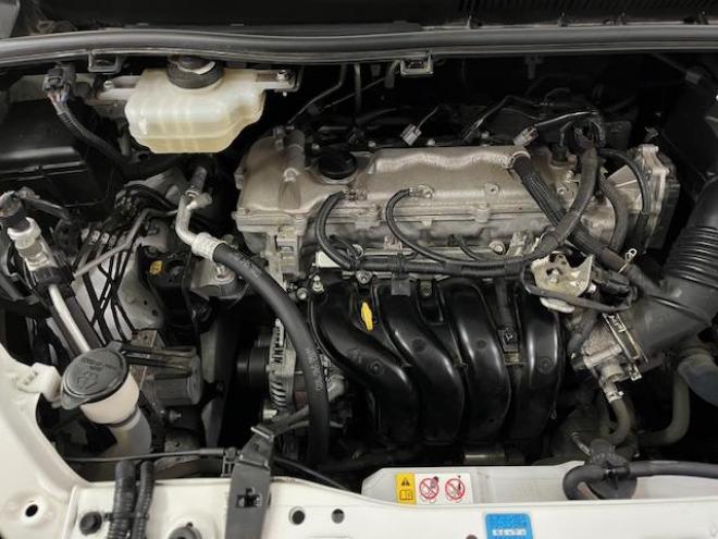 ヴォクシーＺＳキラメキ　ワンオーナー　寒冷地仕様　禁煙車　ＷＡＫＯＳバリアスコーティング済　純正１６インチＡＷ　社外１５ＡＷ＋スタッドレスタイヤ付　両側パワースライドドア　純正ナビ（フルセグ地デジ＋ＤＶＤ再生＋Ｂｌｕｅｔｏｏｔｈオーディオ）＋バックカメラ　プリクラッシュセーフティ　車線逸脱警報　ＬＥＤヘッドライト　フロントガラス熱線　純正エンジンスターター　アイドリングストップ　ＥＴＣ　７人乗りキャプテンシート 4WD 2000 5Dr