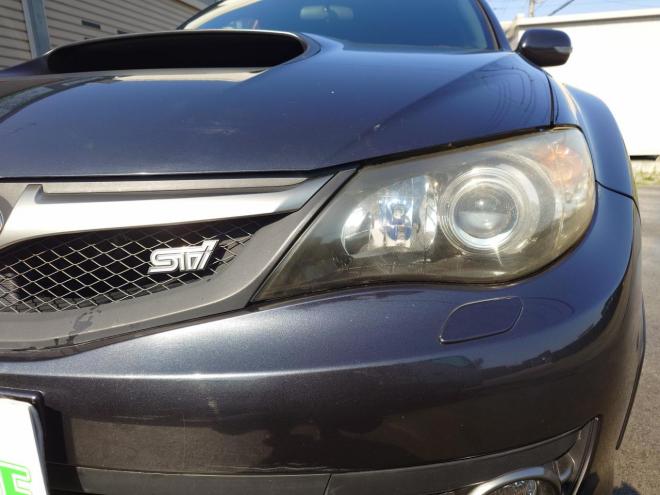 インプレッサWRX STI ワンオーナー　ローダウン　STIレカロシート　SI-DRIVE　ディーラーオプションストラーダナビ・TV　バックカメラ　ドアバイザー　夏タイヤ＆社外18インチAW　冬タイヤ＆STI純正18インチAW　スマートキー　スペアキー　 カタログ燃費　JC08モード9.4km/L　4WD 2000 5Dr