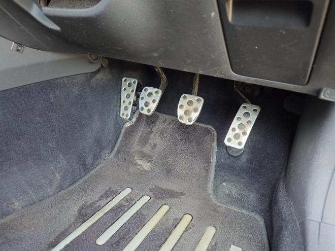 インプレッサWRX STI ワンオーナー　ローダウン　STIレカロシート　SI-DRIVE　ディーラーオプションストラーダナビ・TV　バックカメラ　ドアバイザー　夏タイヤ＆社外18インチAW　冬タイヤ＆STI純正18インチAW　スマートキー　スペアキー　 カタログ燃費　JC08モード9.4km/L　4WD 2000 5Dr