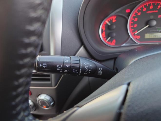 インプレッサWRX STI ワンオーナー　ローダウン　STIレカロシート　SI-DRIVE　ディーラーオプションストラーダナビ・TV　バックカメラ　ドアバイザー　夏タイヤ＆社外18インチAW　冬タイヤ＆STI純正18インチAW　スマートキー　スペアキー　 カタログ燃費　JC08モード9.4km/L　4WD 2000 5Dr