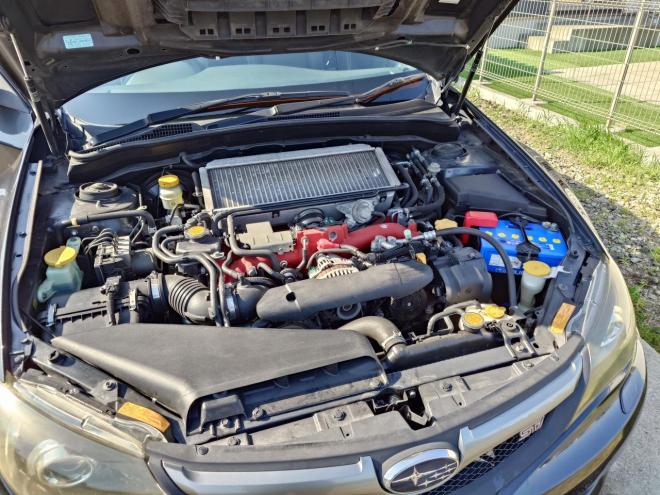 インプレッサWRX STI ワンオーナー　ローダウン　STIレカロシート　SI-DRIVE　ディーラーオプションストラーダナビ・TV　バックカメラ　ドアバイザー　夏タイヤ＆社外18インチAW　冬タイヤ＆STI純正18インチAW　スマートキー　スペアキー　 カタログ燃費　JC08モード9.4km/L　4WD 2000 5Dr