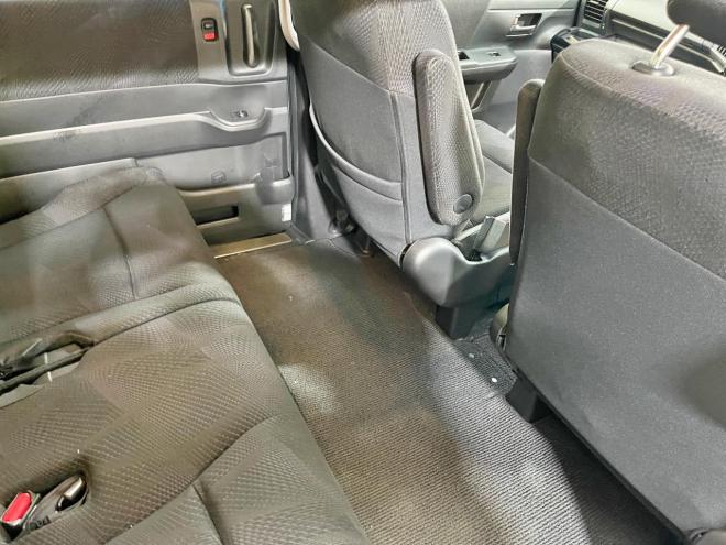 ステップワゴン2.0スパーダZ 4WD 5年保証 スマキー 夏冬タイヤ 両側パワスラ ナビTV ETC 寒冷地仕様 禁煙 車検整備2年付 修復歴無