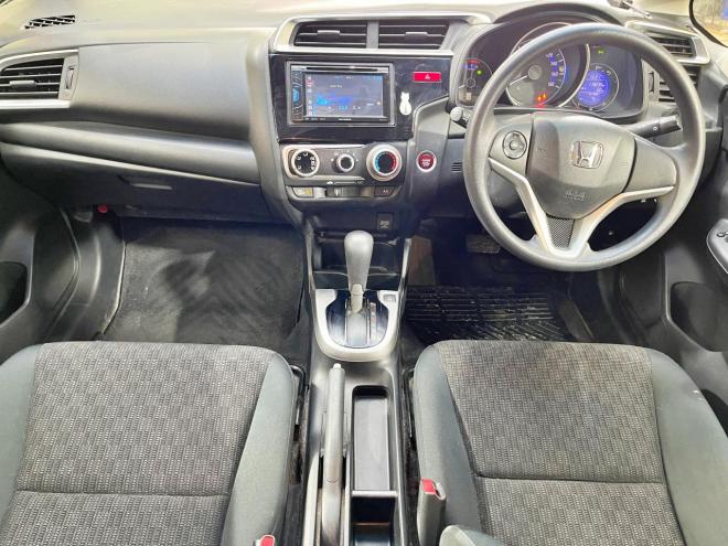 フィット13G Fパッケージ 4WD 5年保証 スマキー Bカメ 寒冷地仕様 禁煙 車検整備2年付 修復歴無