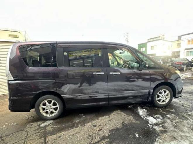 セレナ2.0 ハイウェイスター Vセレクション 4WD　両側ワンタッチオートスライドドア 2000