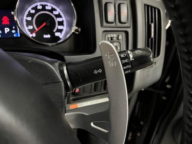 デリカＤ：５　Ｇプレミアム　本州仕入　禁煙車　寒冷地仕様　マッドクロス１６インチＡＷ＋新品ＴＯＹＯオープンカントリーホワイトレター　社外１６ＡＷ＋スタッドレスタイヤ付　新品ＪＡＯＳブラックマッドガード　両側パワースライドドア　パワーバックドア　純正ＨＤＤナビ（地デジ　ＤＶＤ再生　Ｂｌｕｅｔｏｏｔｈ）＋バックカメラ　純正リアフリップダウンモニター　クルーズコントロール　両席シートヒーター　パワーシート　スマートキー　パドルシフト　横滑り防止装置　盗難防止装置　リアヒーター　ＨＩＤ　ＥＴＣ 4WD 2400 5Dr