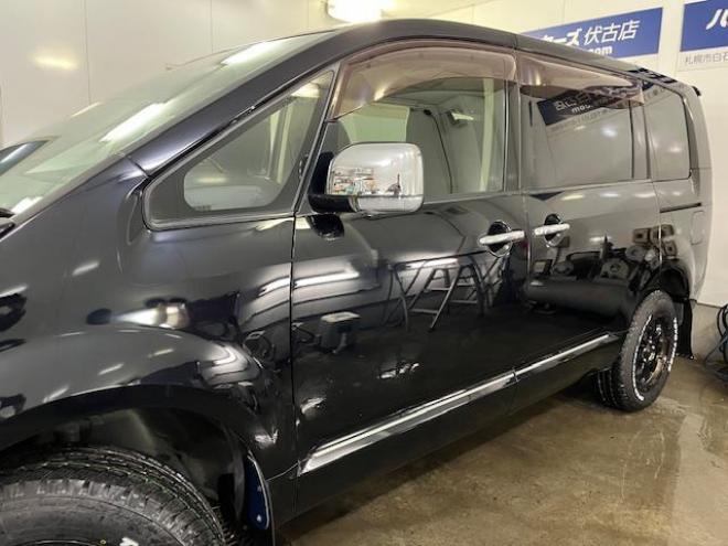 デリカＤ：５　Ｇプレミアム　本州仕入　禁煙車　寒冷地仕様　マッドクロス１６インチＡＷ＋新品ＴＯＹＯオープンカントリーホワイトレター　社外１６ＡＷ＋スタッドレスタイヤ付　新品ＪＡＯＳブラックマッドガード　両側パワースライドドア　パワーバックドア　純正ＨＤＤナビ（地デジ　ＤＶＤ再生　Ｂｌｕｅｔｏｏｔｈ）＋バックカメラ　純正リアフリップダウンモニター　クルーズコントロール　両席シートヒーター　パワーシート　スマートキー　パドルシフト　横滑り防止装置　盗難防止装置　リアヒーター　ＨＩＤ　ＥＴＣ 4WD 2400 5Dr