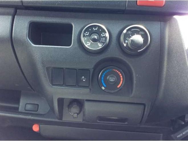 ハイエースバン2.8 DX ロング ディーゼルターボ 4WD　ルーフキャリア　バックカメラ　キーレス 2800