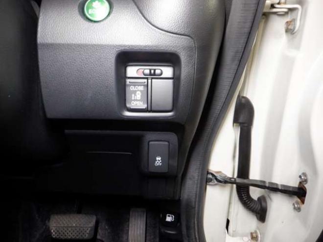 N-BOXカスタムG Lパッケージ 4WD　本州仕入・ナビ・TV・パワスラ・ETC 660