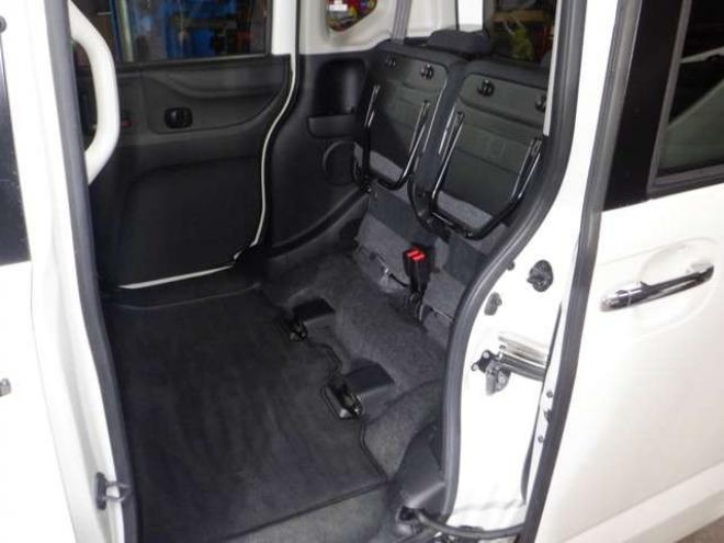 N-BOXカスタムG Lパッケージ 4WD　本州仕入・ナビ・TV・パワスラ・ETC 660