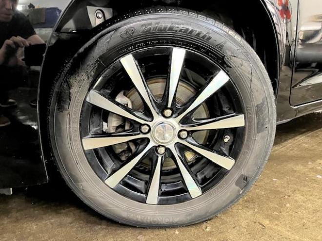 フィット１３Ｇ　Ｌパッケージ　コンフォートビューＰＫＧ　ワンオーナー　寒冷地仕様　禁煙車　ＷＡＫＯＳバリアスコーティング済　社外１５インチＡＷ　社外１５ＡＷ＋スタッドレスタイヤ付　純正ギャザースナビ（地デジ　ＤＶＤ再生　Ｂｌｕｅｔｏｏｔｈ）＋バックカメラ　純正ＬＥＤヘッドライト　ＰＵＳＨスタート　スマートキー　ミラーヒーター　フロントガラス熱線　アイドリングストップ　盗難防止装置　横滑り防止装置　ＥＴＣ 4WD 1300 5Dr