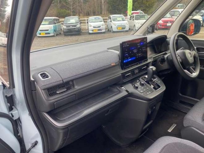 ステップワゴン1.5 エアー 4WD　 1500