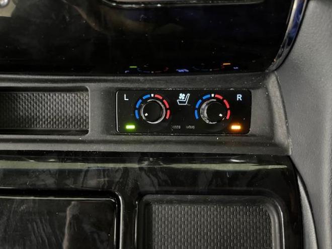 アルファードハイブリッドＳＲ　本州仕入　ワンオーナー　禁煙車　ＪＢＬサウンド　プリクラッシュ　レーダークルーズ　純正１７インチＡＷ　社外１６ＡＷ＋スタッドレスタイヤ付　純正ナビ（フルセグ地デジ　ＤＶＤ再生　Ｂｌｕｅｔｏｏｔｈ）＋バックカメラ　全方位カメラ　純正リアフリップダウンモニター　デジタルインナーミラー　両側パワースライドドア　パワーバックドア　純正ブラックレザーシート　電動オットマン　ＬＥＤヘッドライト　ドライブレコーダー 4WD 2500 5Dr
