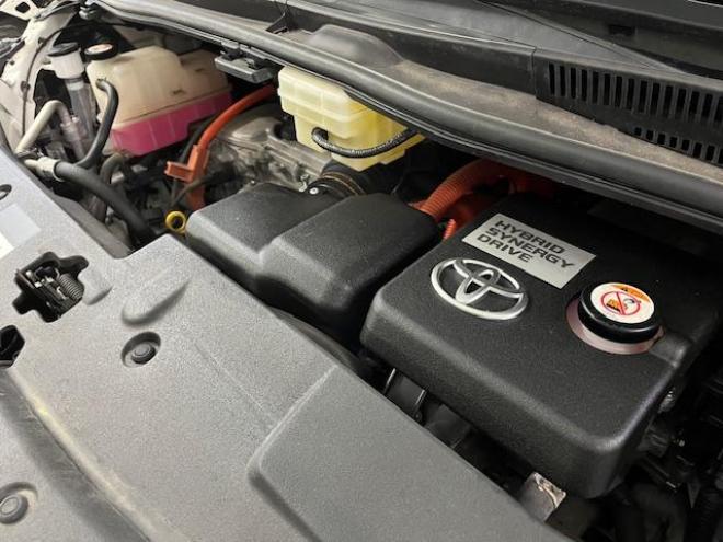 アルファードハイブリッドＳＲ　Ｃパッケージ　本州仕入　寒冷地仕様　禁煙車　ＪＢＬサウンド　プリクラッシュ　レーダークルーズ　社外１７インチＡＷ　社外１７ＡＷ＋スタッドレスタイヤ付　純正ナビ（フルセグ地デジ　ＤＶＤ再生　Ｂｌｕｅｔｏｏｔｈ）＋バックカメラ　両側パワースライドドア　パワーバックドア　純正ブラックレザーシート　２列目エグゼクティブシート　電動オットマン　ＬＥＤヘッドライト　ドライブレコーダー 2500 5Dr